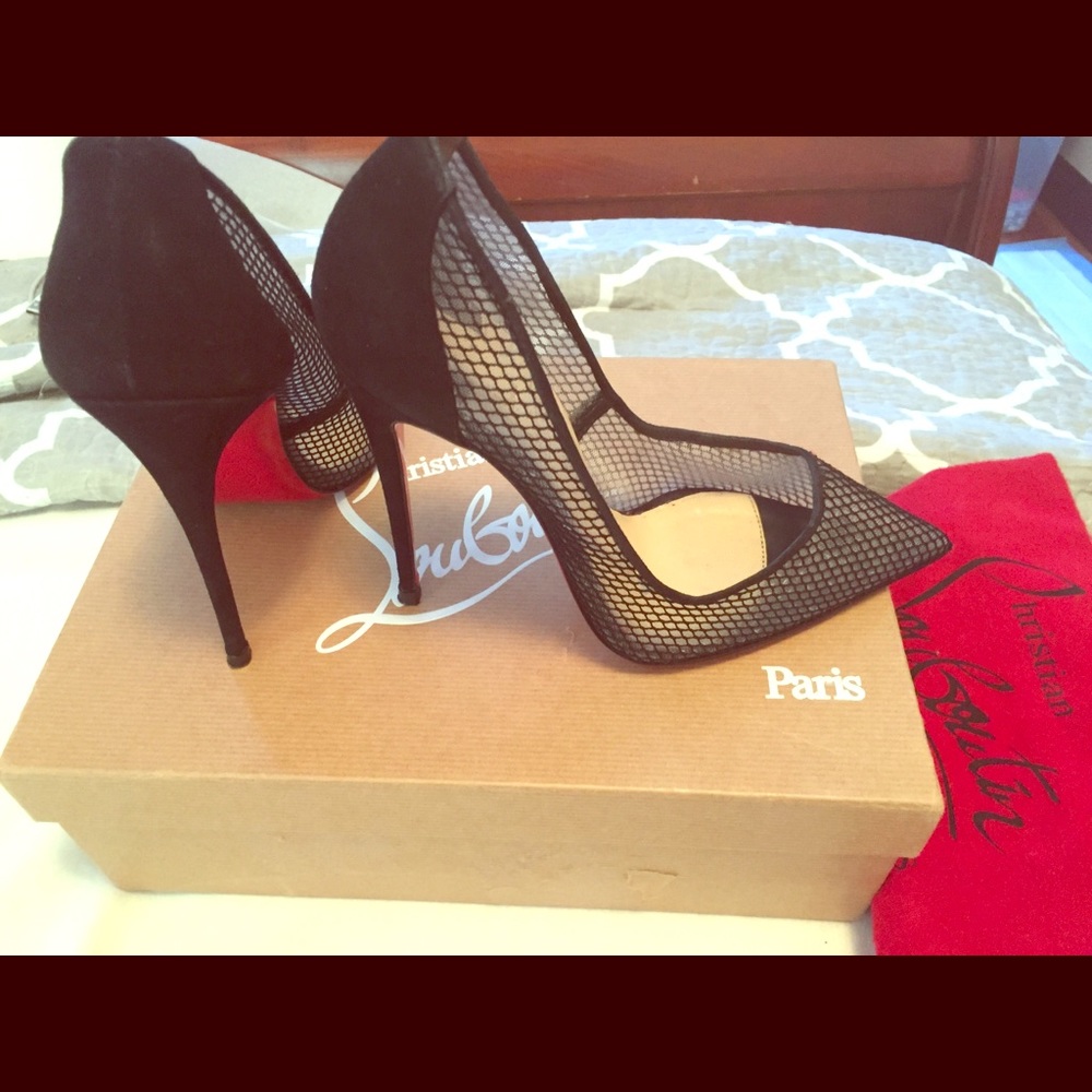 SOLD 🌸Christian Louboutin Follies Resille 💕